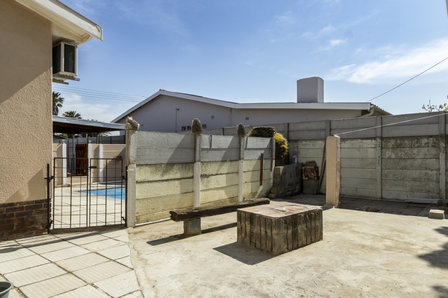 3 Bedroom Property for Sale in Strand Central Western Cape